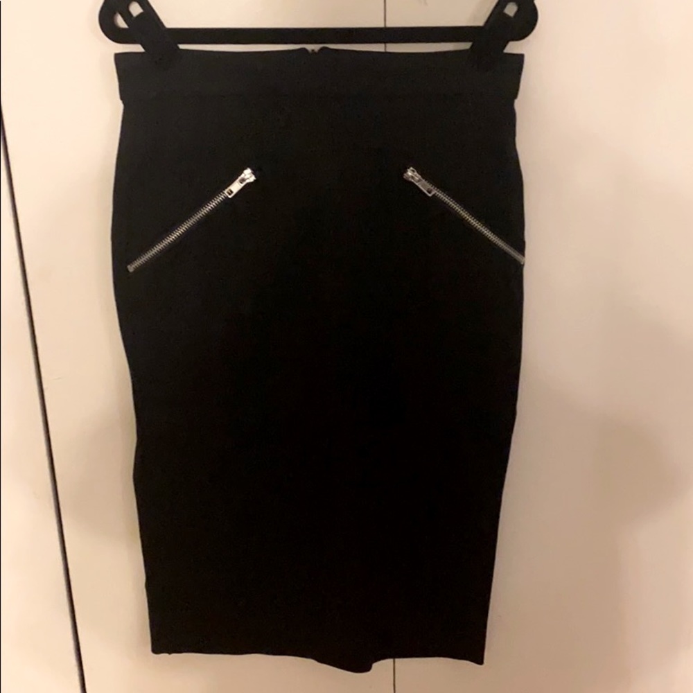 Renee Pencil skirt with zipper detail
